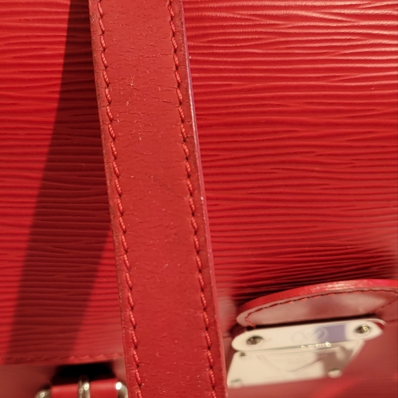 Louis Vuittons Handbags Epi Segur MM - Picture 5 of 14